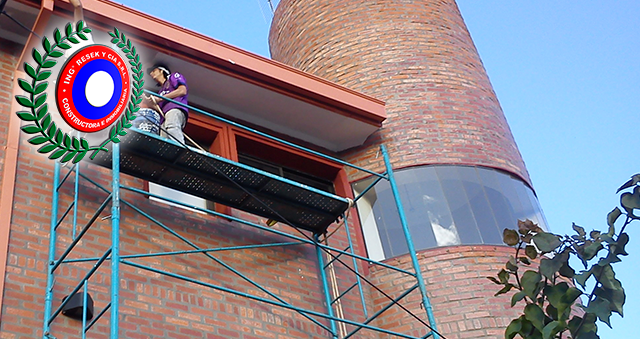 ¿Conocés la historia del ladrillo? Empresa Constructora Resek te la cuenta en una breve nota. 6 Una de las muchas edificaciones levantadas por Empresa Constructora Resek que tienen al ladrillo como protagonista principal.