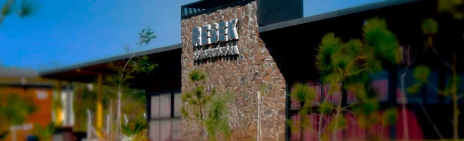 Los colores y los aportes de la psicología del color al logo de CONSTRUCTORA RESEK